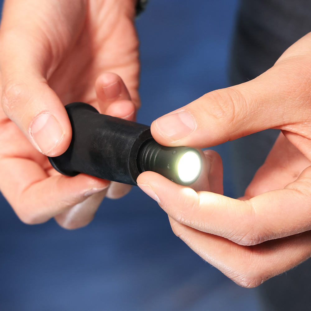 Waidtools - lovecké hůlky z karbonu - LED svítilna
